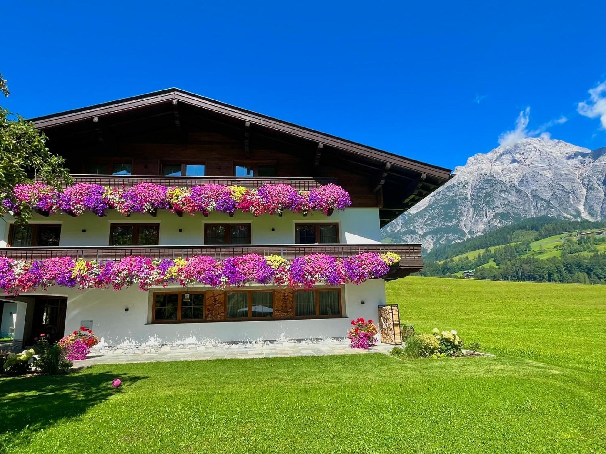 Untergrundgut Villa Leogang Exterior photo